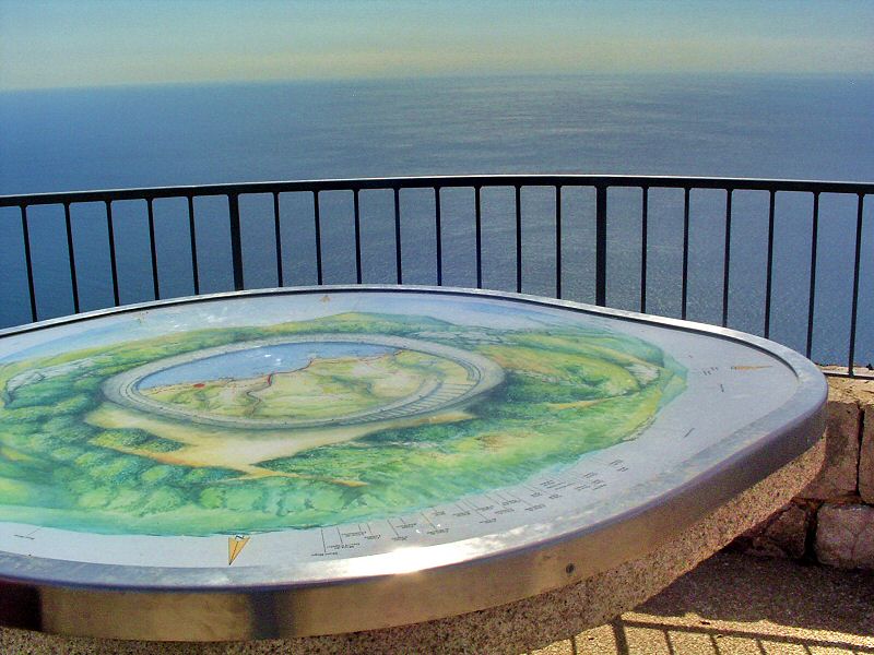 Bleu, Azur, Mer, Air, la table d orientation du point de vue - Blue, Azur, Sea, Air, the orientation table of the tour