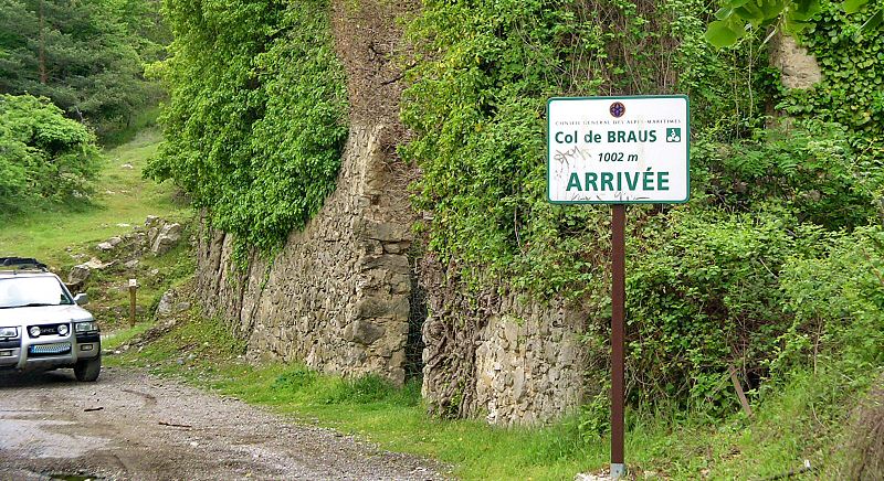 Le panneau d arrivée cylcliste au Col de Braus - The pannel of cyclist arrival at the Col de Braus