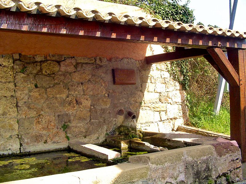 Le lavoir aux mille reflets - The washing place with thousand reflects