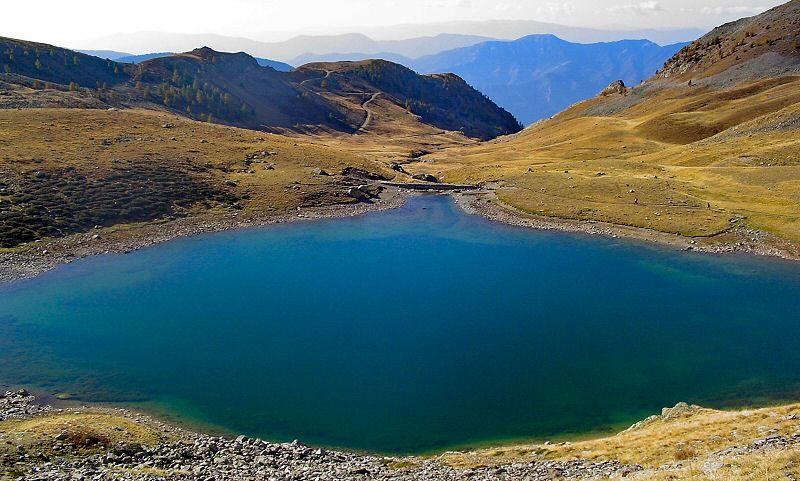 Le lac de Millefonts dans toute sa splendeur - The lake of Millefonts in all its splendor