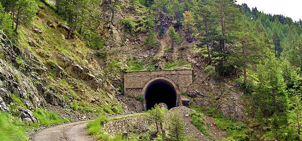 Le tunnel de Barchenzane vers les Forts du Col de Tende - Barchenzane tunnel