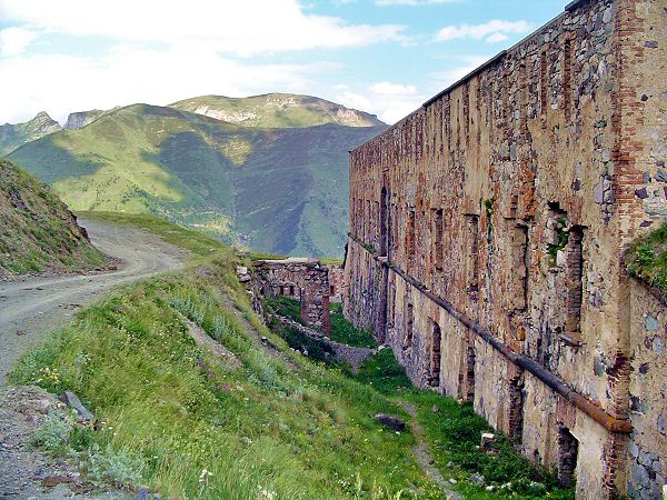 Façade d accès du Fort de la Marguerite - Acces wall of the Fort de la Marguerite