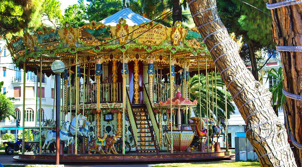 Le magnifique manège Carrousel Palace 1900 NICAEA - 