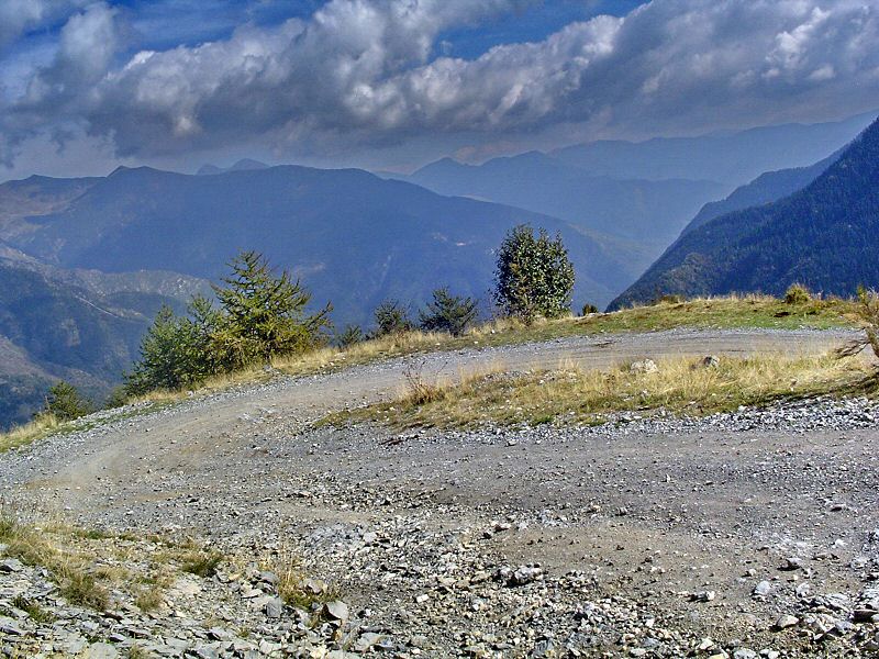 Un panorama de la chaîne de montagnes à couper le souffle - Mountain range that will cut your breath